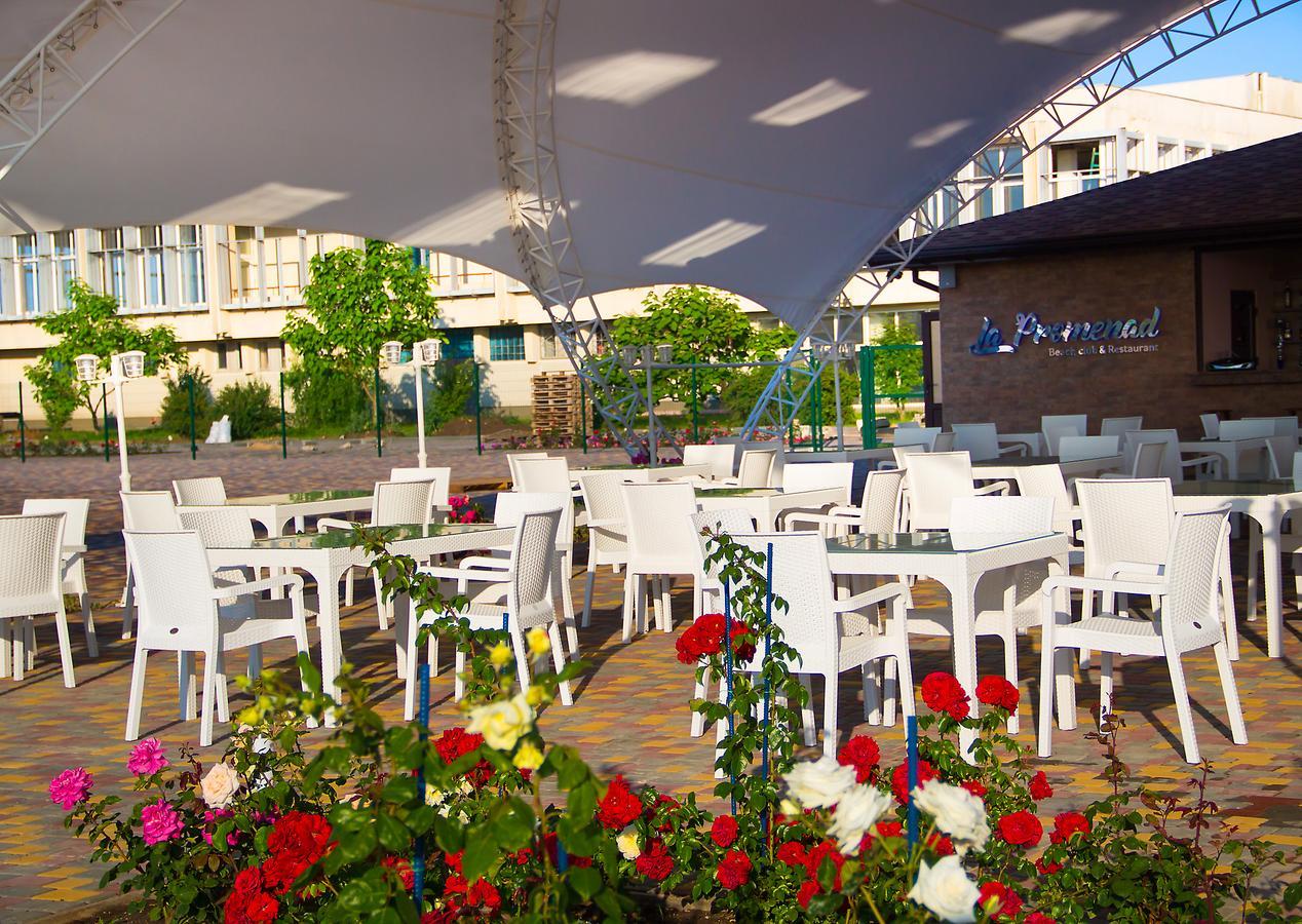 Hotel Promenad 자토카 외부 사진